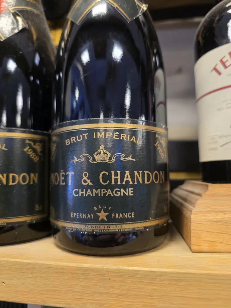 Moët & Chandon Brut Impérial – שמפניה ומבעבעים